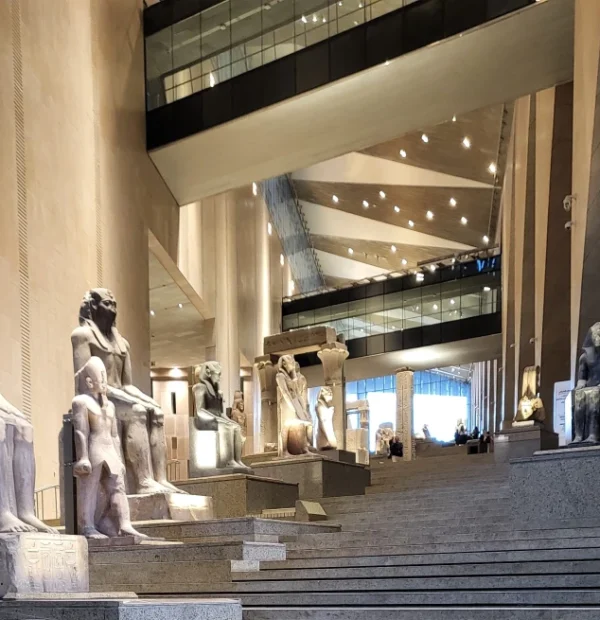 Piramide I Novi Veliki Muzej iz Hurghade